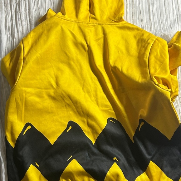 Bold Yellow Graphic Hoodie for Men - Picture 5 of 7